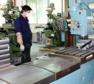 認真上班的同事！